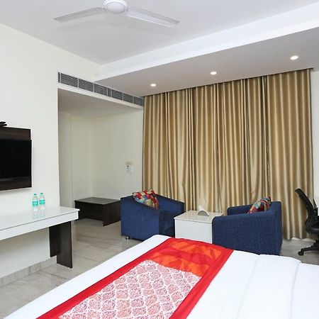Oyo 8132 Hotel Kukreja Dehradun Luaran gambar