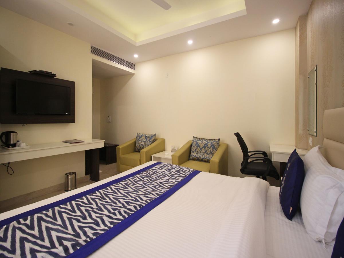 Oyo 8132 Hotel Kukreja Dehradun Luaran gambar