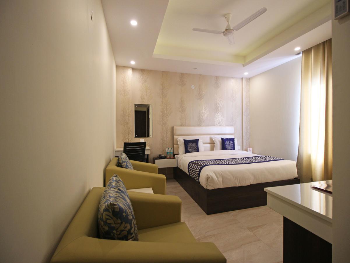 Oyo 8132 Hotel Kukreja Dehradun Luaran gambar