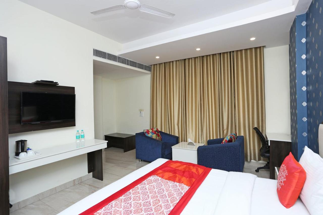 Oyo 8132 Hotel Kukreja Dehradun Luaran gambar