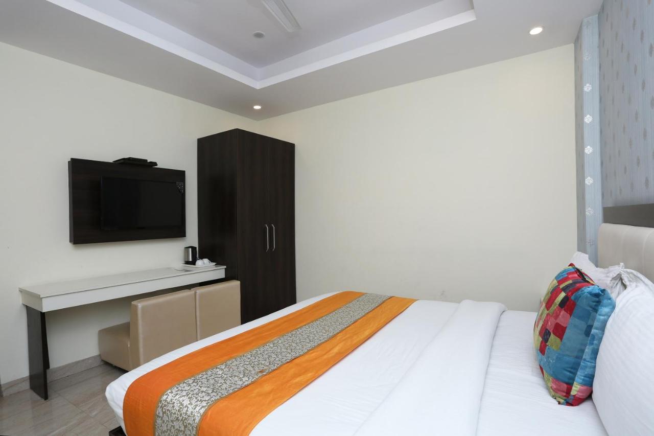 Oyo 8132 Hotel Kukreja Dehradun Luaran gambar