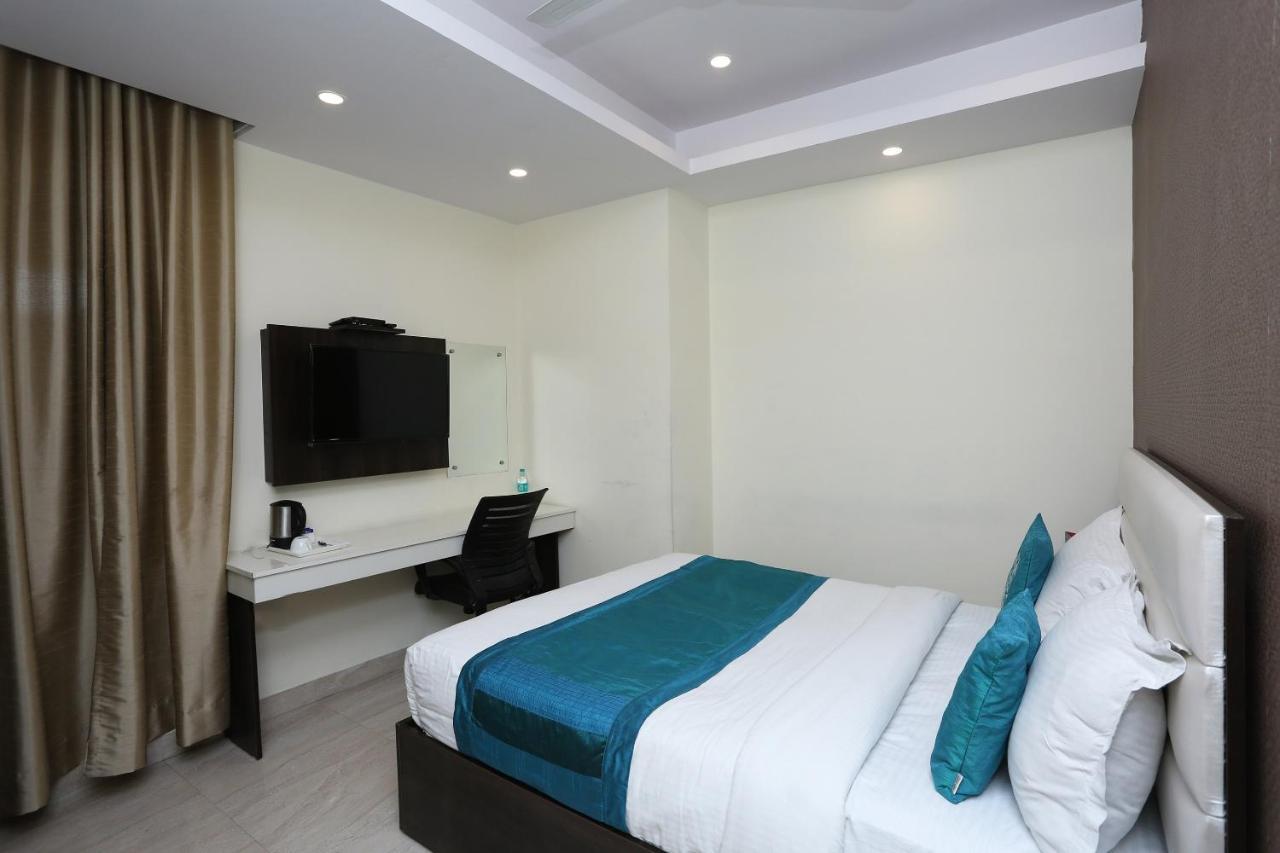 Oyo 8132 Hotel Kukreja Dehradun Luaran gambar
